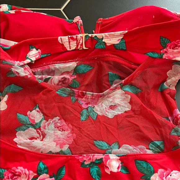 Betsey Johnson mesh bodice Off-Shoulder Swimsuit size small - Picture 9 of 13